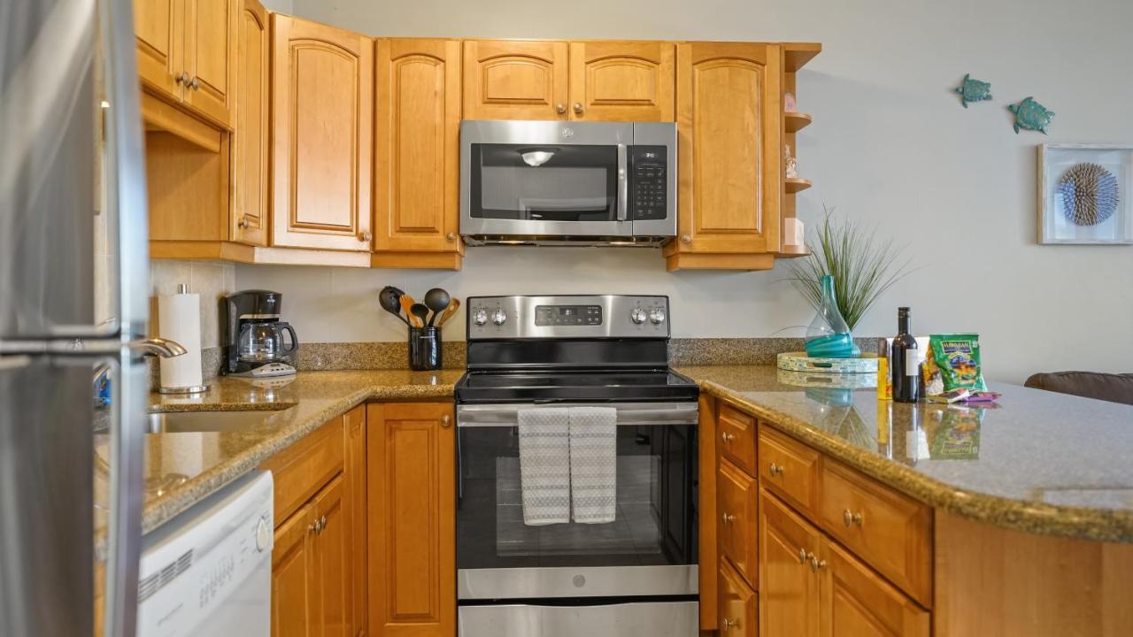 Waikiki Banyan Suites W Free Parking Honolulu Exteriör bild